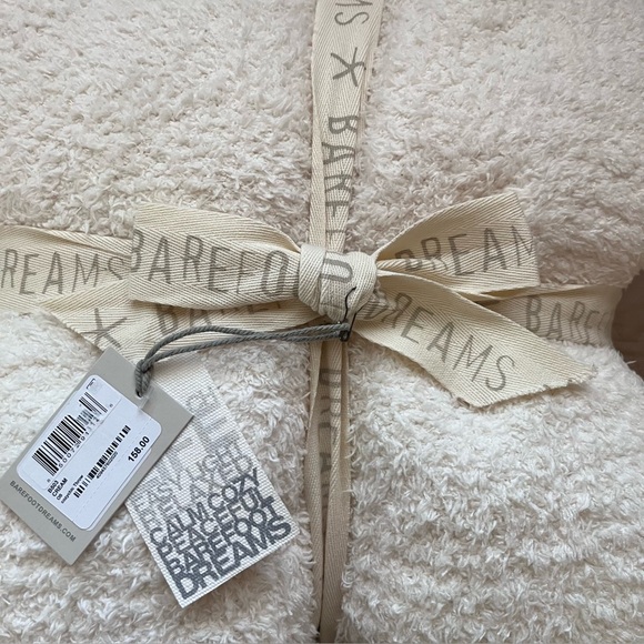 Barefoot Dreams Soft Cream Ivory Neutral Cozychic Throw Blanket NWT NEW - Picture 2 of 8